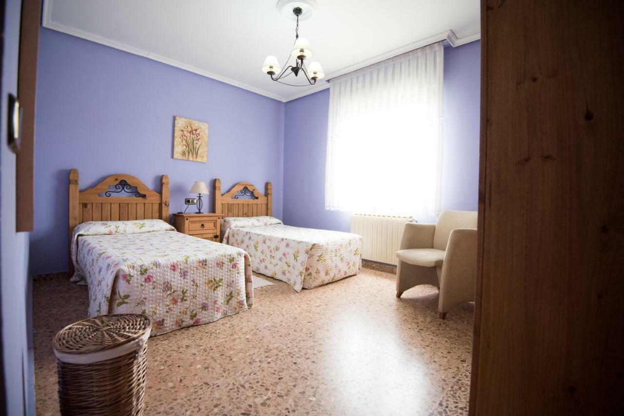 Maria La Carbayeda Guest House Luanco Bagian luar foto